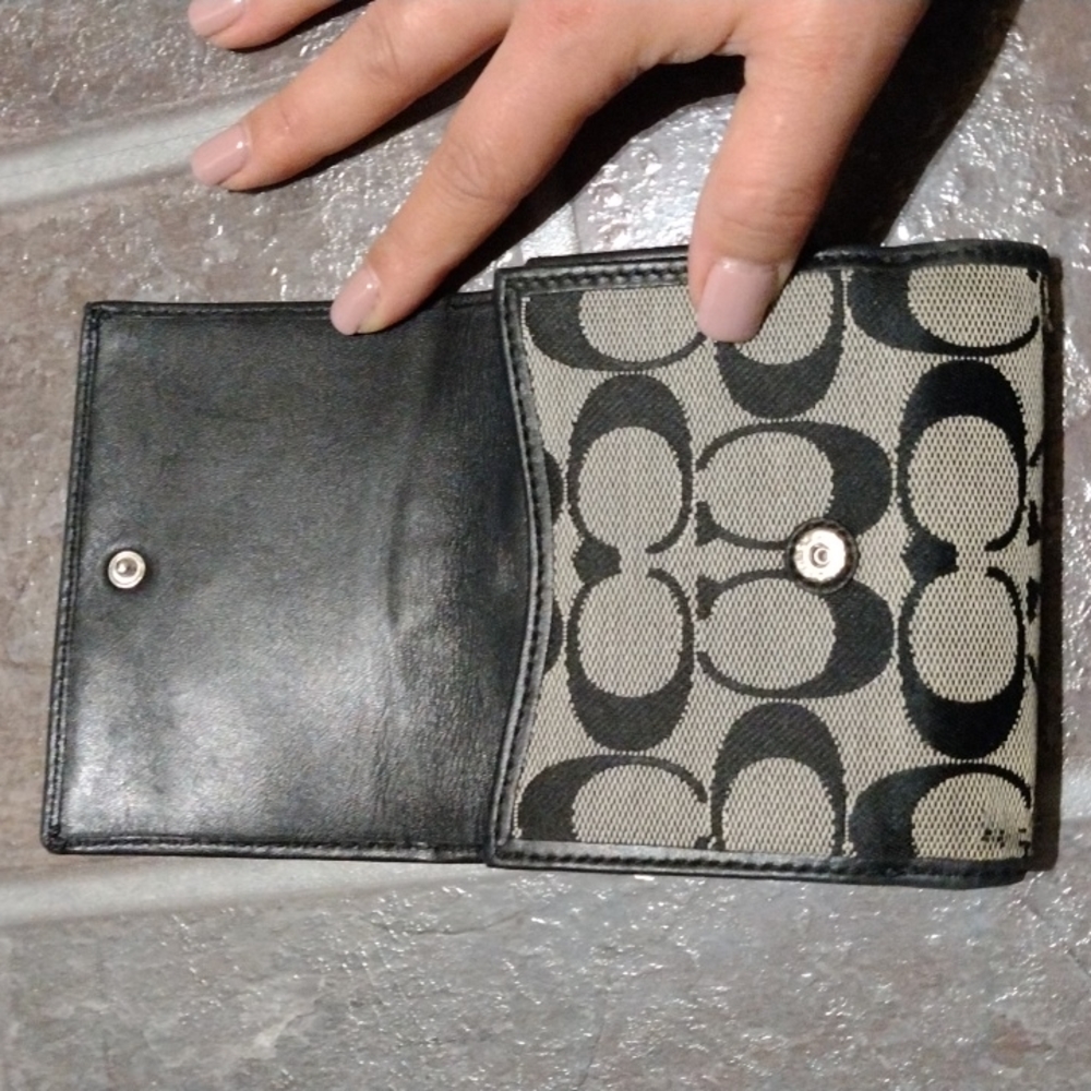 Coach signature black compact With plenty card slots and coin cash compartment. - Picture 2 of 7